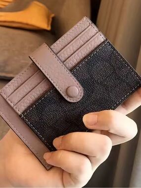 Target Two-Tone Card Wallet in Black & Mauve